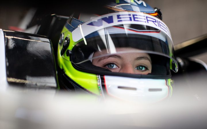 Nerea Martí en el coche